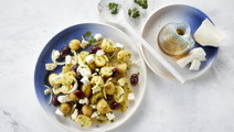 Lun græsk kartoffelsalat