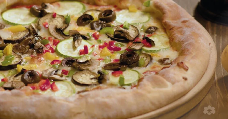 Vegetarian pizza with Puck Shredded Mozzarella & Kashkaval Cheese Mix