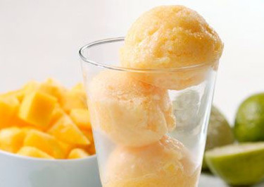 Mango-limesorbetti