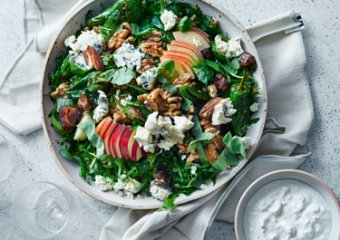 Matvetesallad med dadlar och valnötter