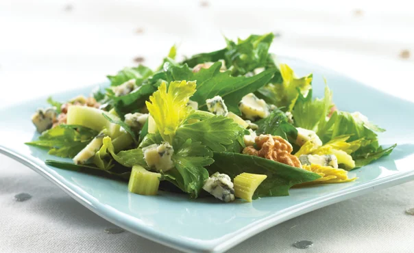 Blauwe Kaas salade met walnoten
