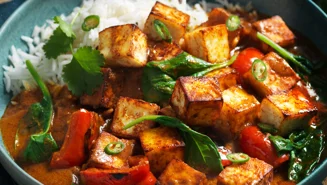 Paneer and spinach curry