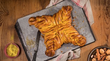 Lussestjärna med fyllning av brynt smör och pistage