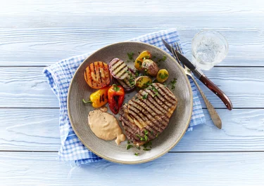 Ribeye steaks met gegrilde groenten
