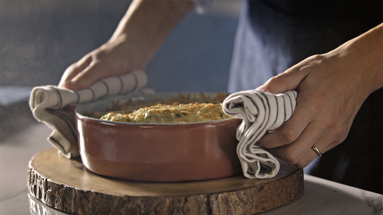 نقانق دجاج الكاجون بالجبن