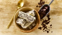 Stracciatella-ijs