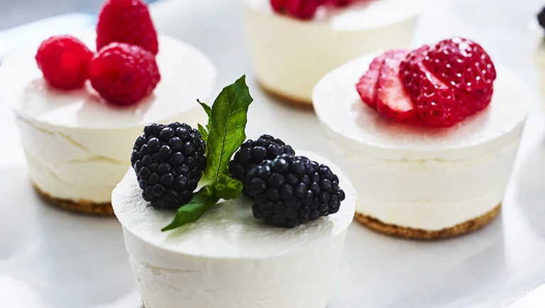 Cheesecake με Φρούτα Εποχής