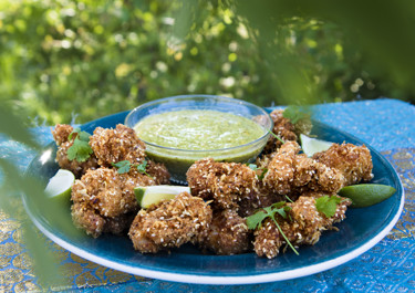 Krispig parmesankyckling med jalapeñodip