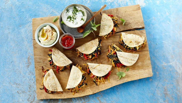 Tacos κοτόπουλο με τριμμένη μοτσαρέλα