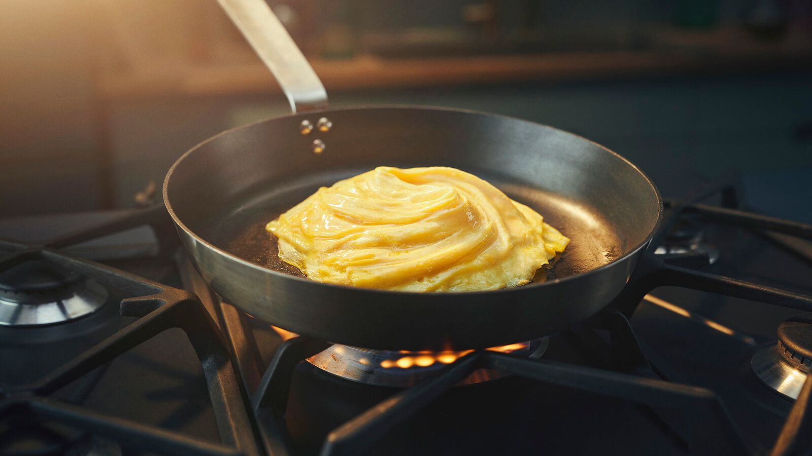 Tornado omelette ( Quick and easy recipe ) | Lurpak®