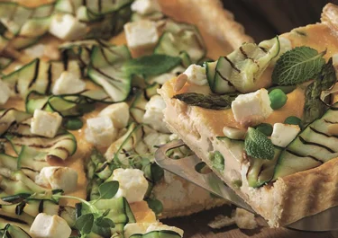 Quiche de calabacín, guisantes y espárragos con Arla Apetina