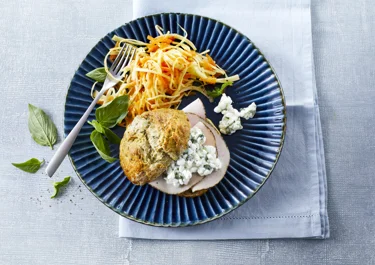 Grovboller med kalkunbryst og hytteost