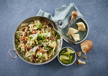 Pasta med røget laks