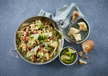 Smoked salmon pasta