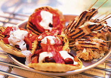 Marokkolaiset kebabit kuskusin kera