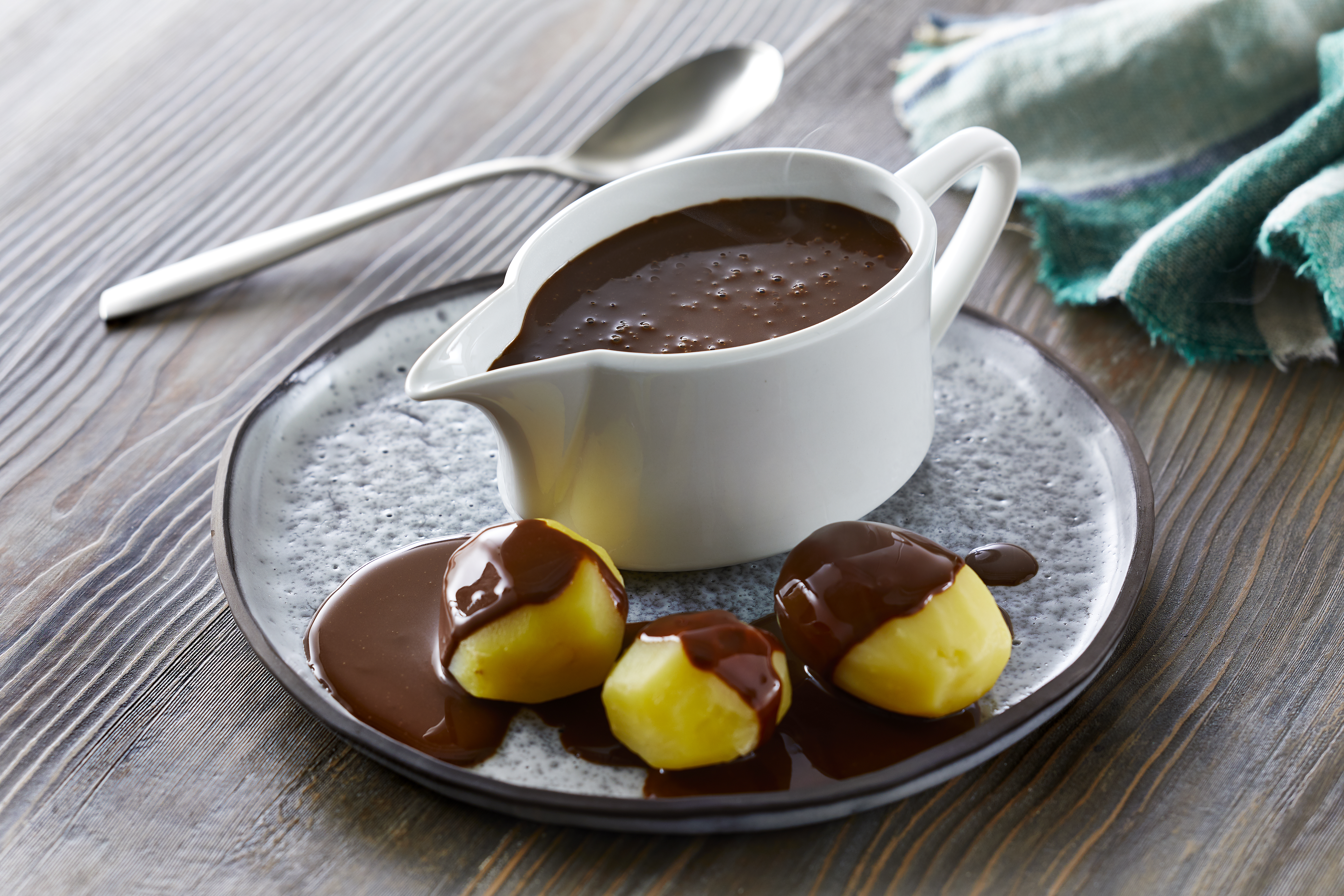 Bratensoße Rezept – dunkle braune Soße mit Zwiebeln | Arla - Rezept Bratensoße Rezept – dunkle braune Soße mit Zwiebeln | Arla - Rezept