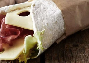 Wrap de queso y jamón serrano