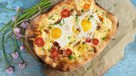 Morgenmadspizza med æg og bacon