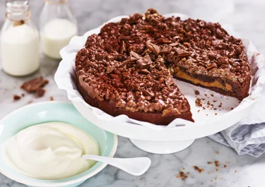 Kladdkaka med daim och kola