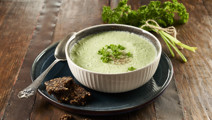 Parsley soup with rye bread croutons