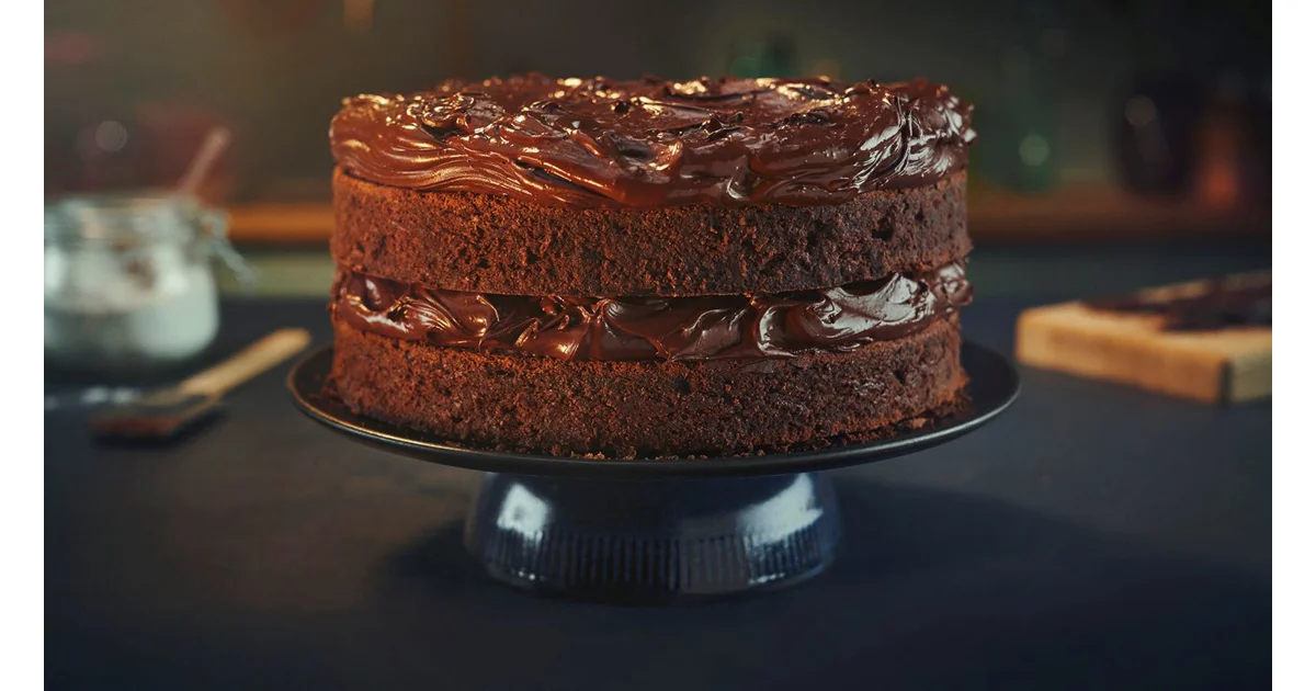 CHOCOLATE CAKE