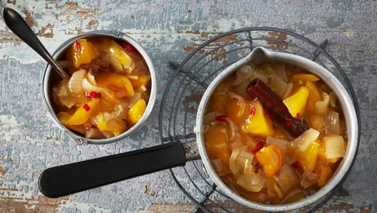 Aprikoosi-mangochutney