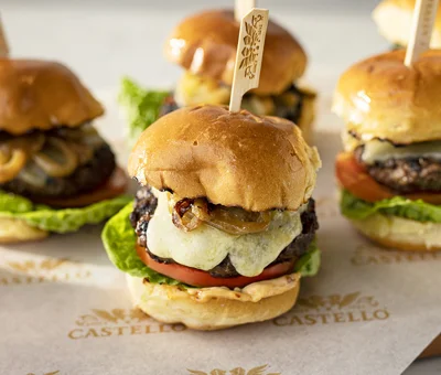 SLIDERS WITH CREAMY HAVARTI CHEESE AND CHIPOTLE MAYONNAISE