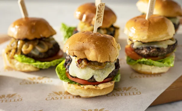 SLIDERS WITH CREAMY HAVARTI CHEESE AND CHIPOTLE MAYONNAISE