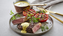 Bøf bearnaise med grillede tomater