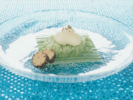 Gurkgranité med yoghurtskum och kummin-shortbread