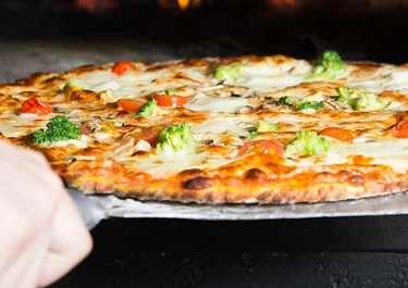 Pizza con bimi y pesto