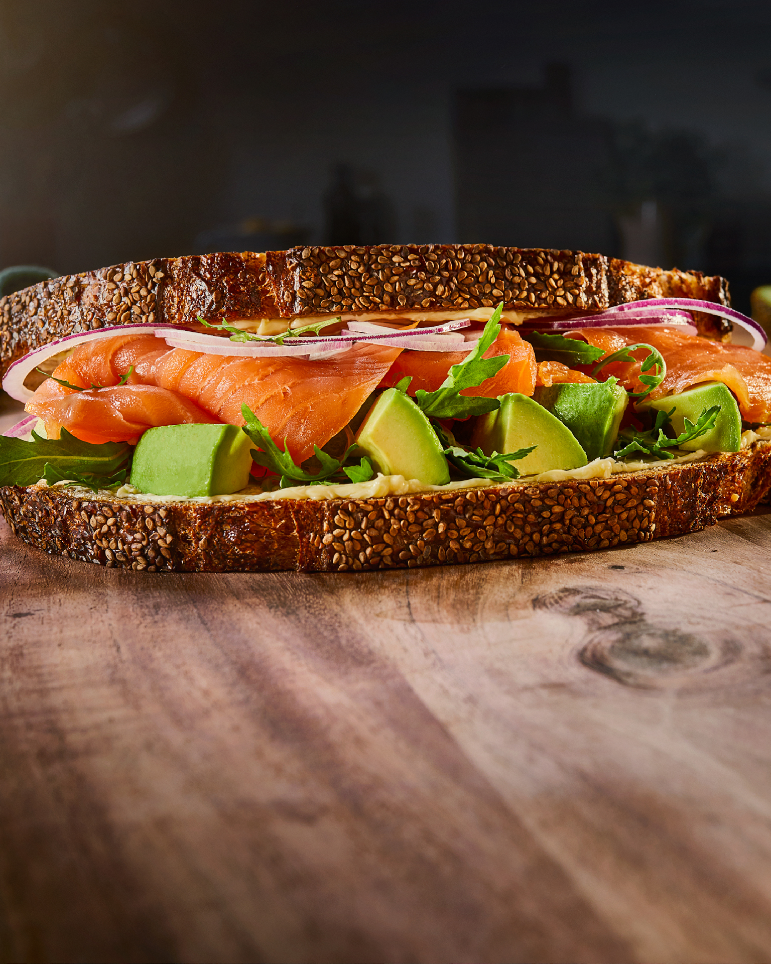 Sándwich de salmón y aguacate