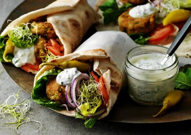 Falafel med myntadressing