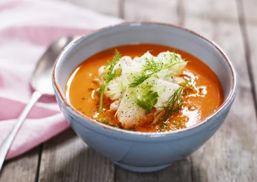 Tomatsoppa med citronmarinerad fänkål