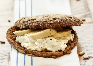 Macka med banan och solrosfrön
