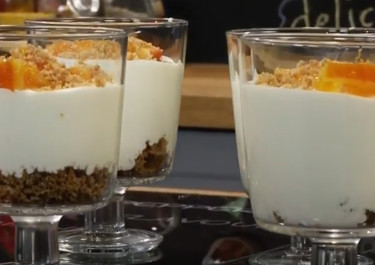 Cheesecake με πορτοκάλι στο ποτήρι