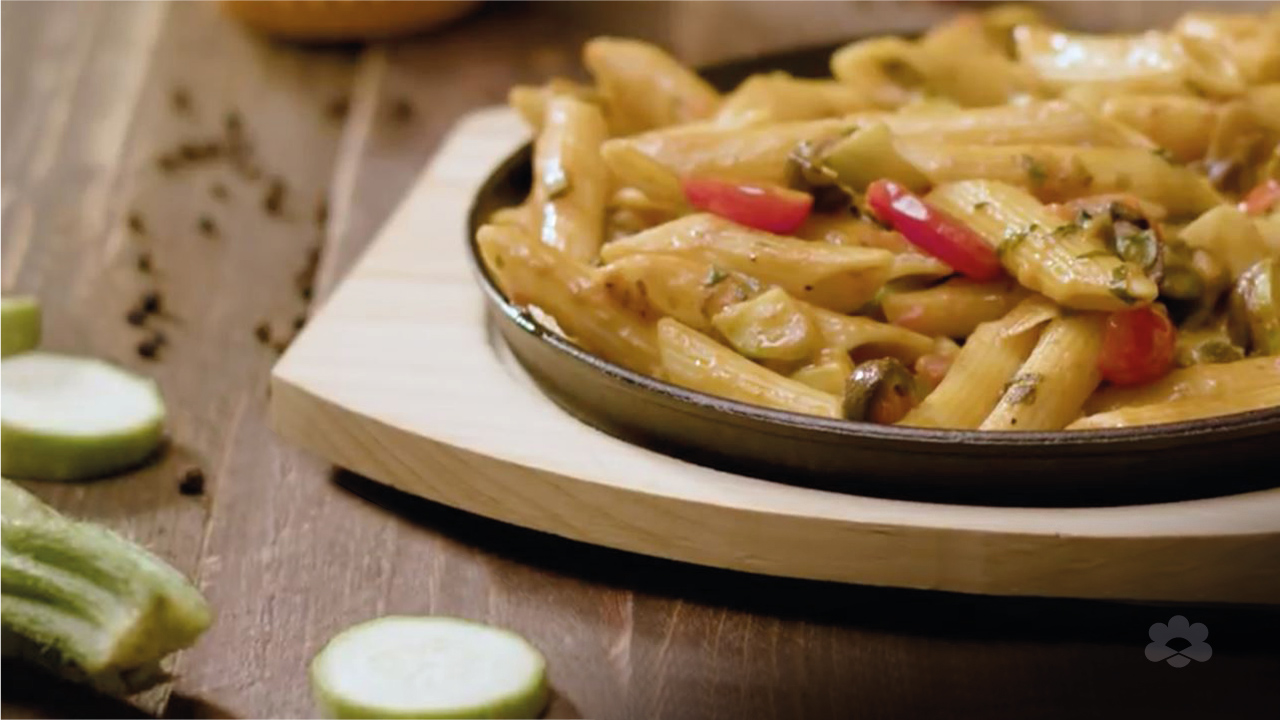 باستا بصلصة الطماطم بوك