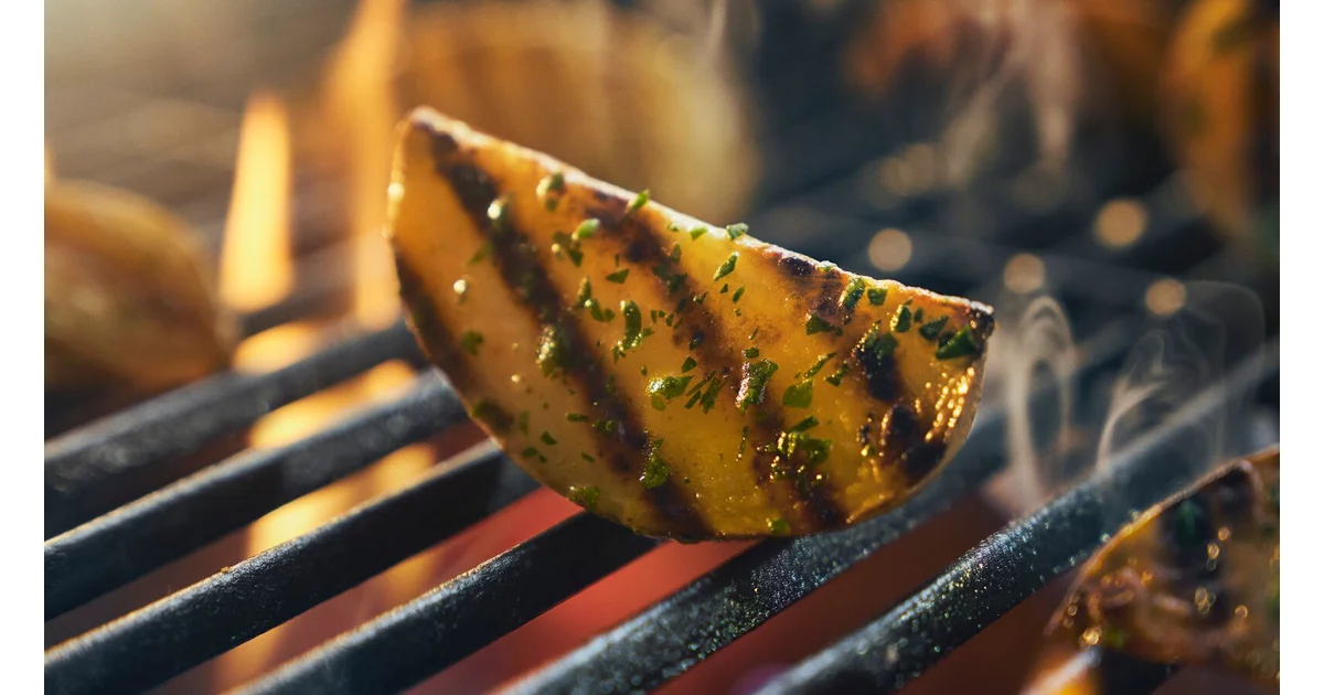 Grilled buttery herb potatoes  | Lurpak®