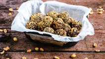 Protein balls with peanut butter