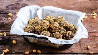 Proteiinipallot maapähkinävoilla