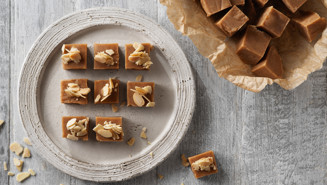 Pepparkaksfudge med rostad mandel