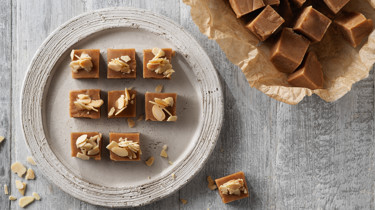 Pepparkaksfudge med rostad mandel