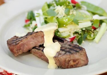 Grillad biff med matig sallad