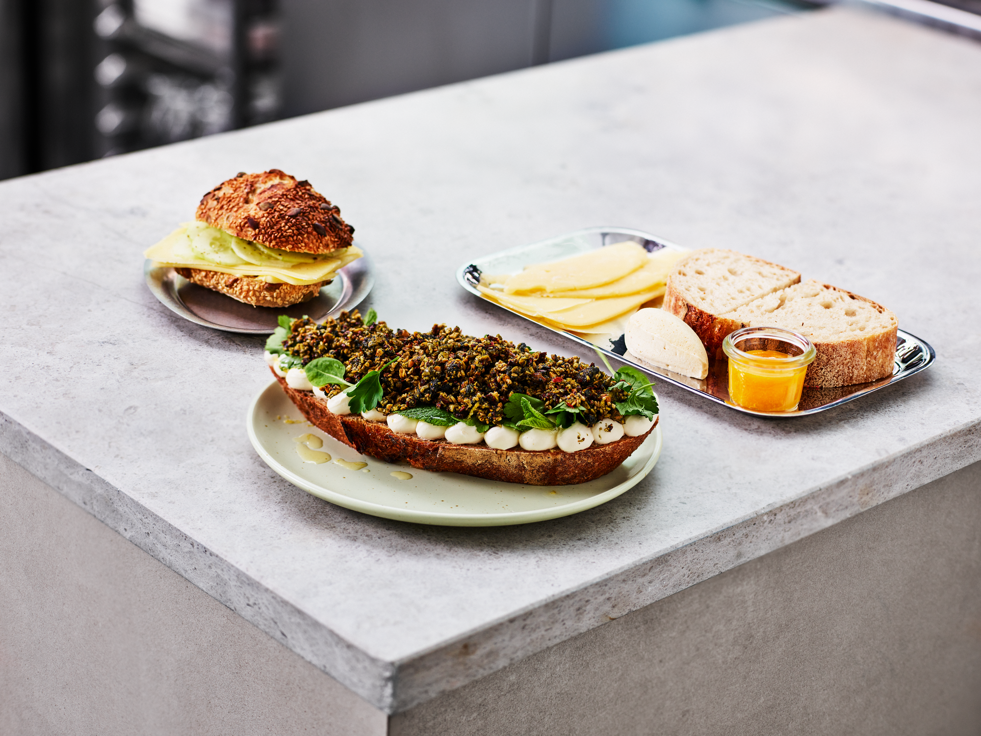 Snacking på café