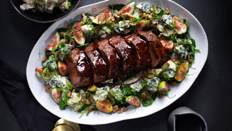 Oxfilé med srirachaglaze, ädelost och gräddstuvad rotselleri