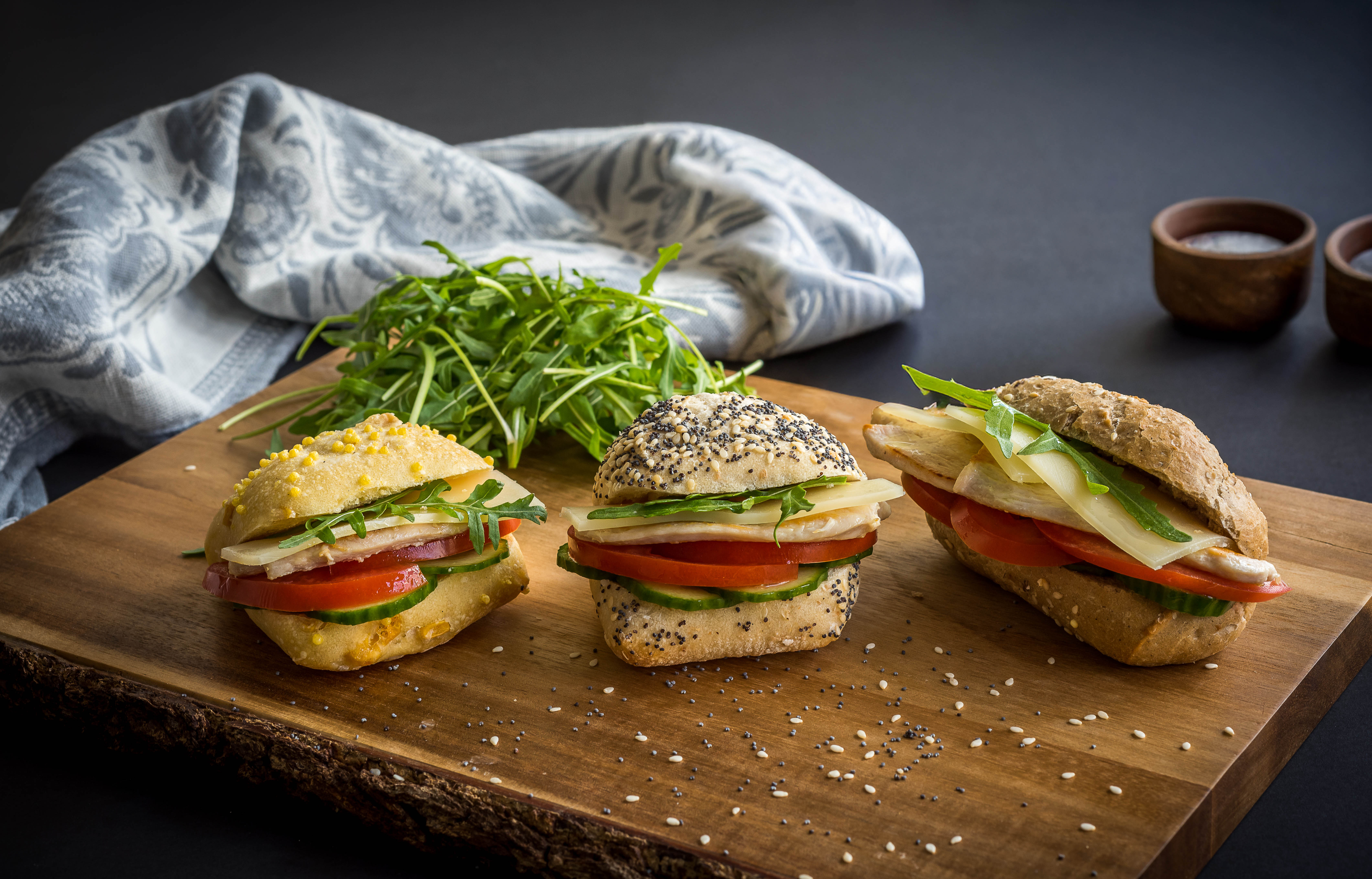 Μικρά sandwiches με κοτόπουλο και Arla Protein Delite 5%