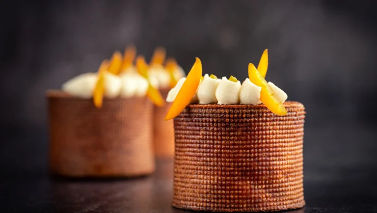 Choux med cream cheese crème og abrikos-bergamotte broken gel