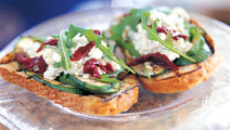 Smörbruschetta med zucchini