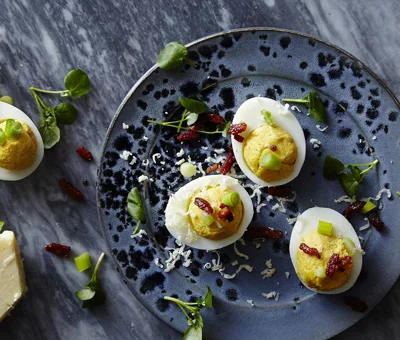 Œufs farcis au cheddar et au fromage bleu