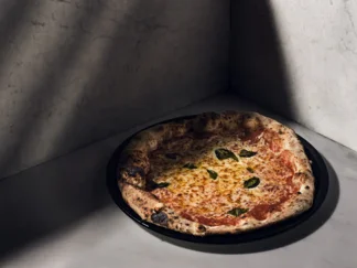 Γρήγορη και εύκολη συνταγή πίτσας με Arla Pro Pizza Topping